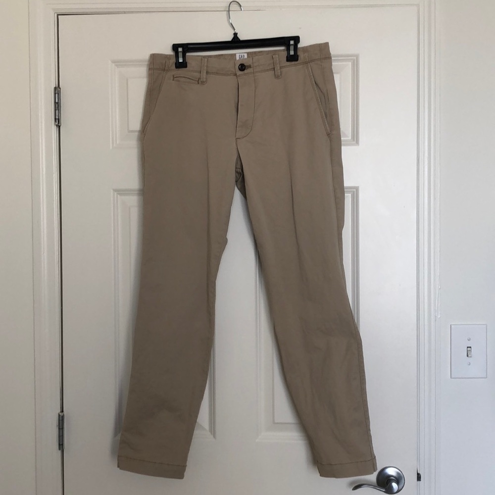 Gap Khaki’s | Slim Fit | Size 32 x 30